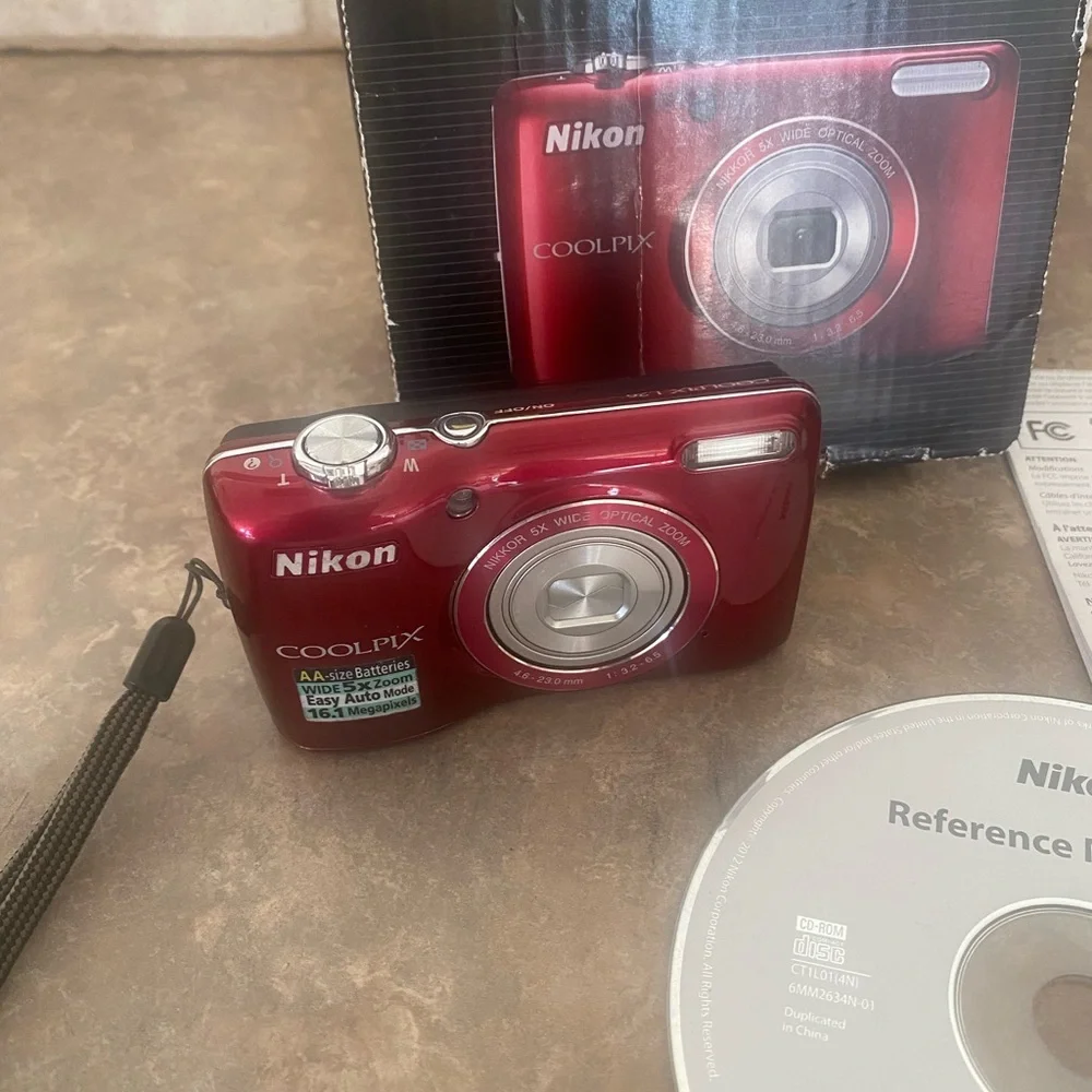 Nikon COOLPIX L26 Compact Digital Camera in Red with Manuals & Software Discs